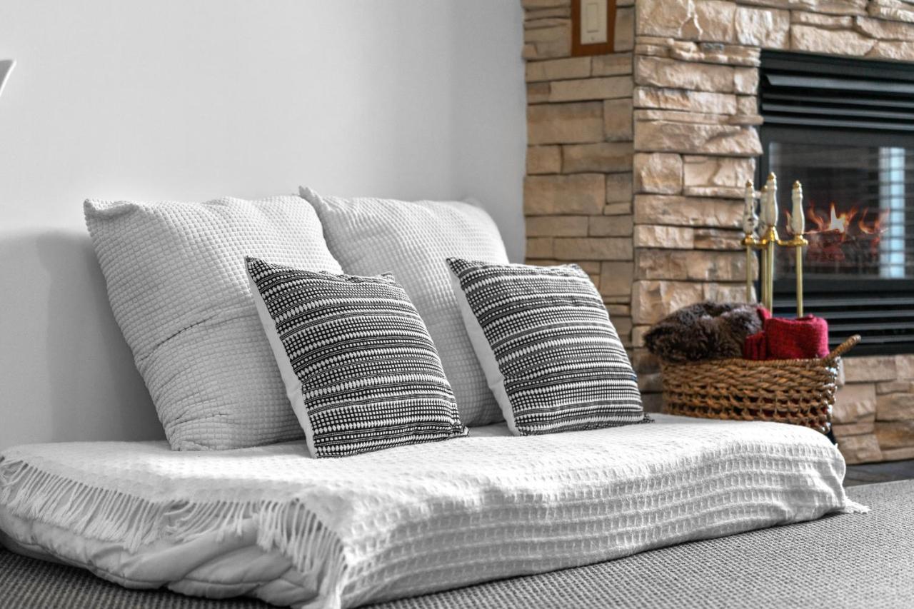 ⭐️ Luxury Mountain View Studio In Canmore ⭐️ エクステリア 写真