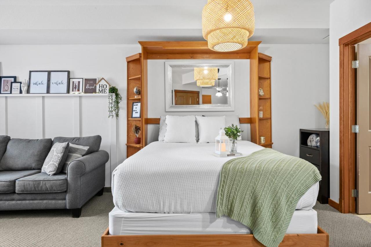 ⭐️ Luxury Mountain View Studio In Canmore ⭐️ エクステリア 写真
